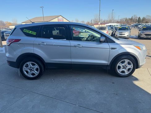 Used 2015 Ford Escape SE image 4