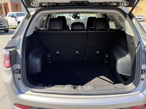 Used 2022 Jeep Compass Latitude image 7