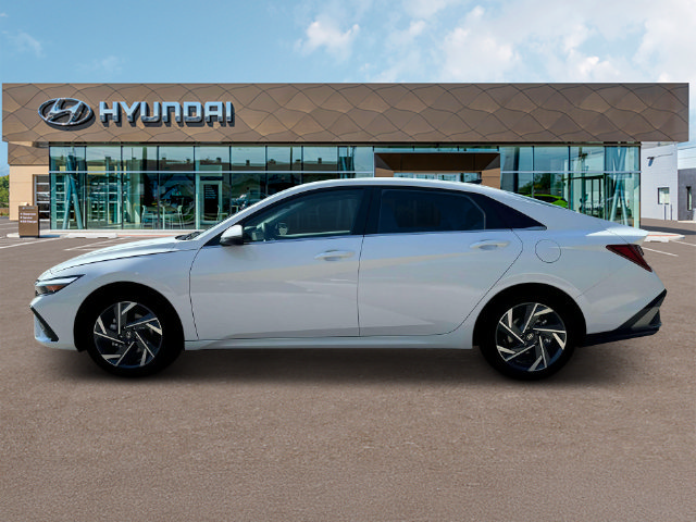New 2025 Hyundai Elantra Limited FWD image 3