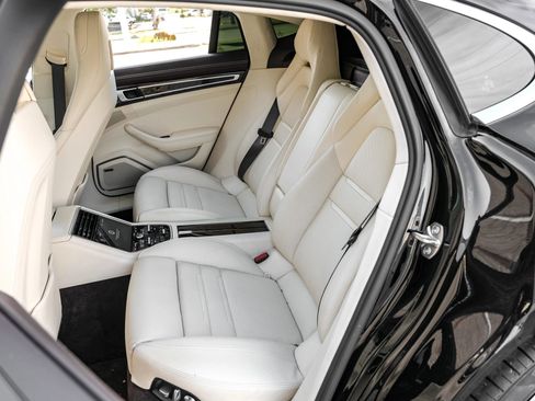 Used 2018 Porsche Panamera Turbo image 39