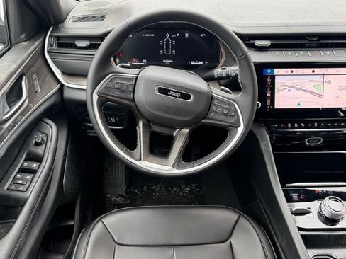 New 2026 Jeep Grand Cherokee L Limited w/ Limited Altitude Package AWD/4WD image 40