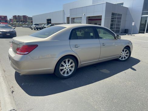 Used 2007 Toyota Avalon Limited FWD image 4