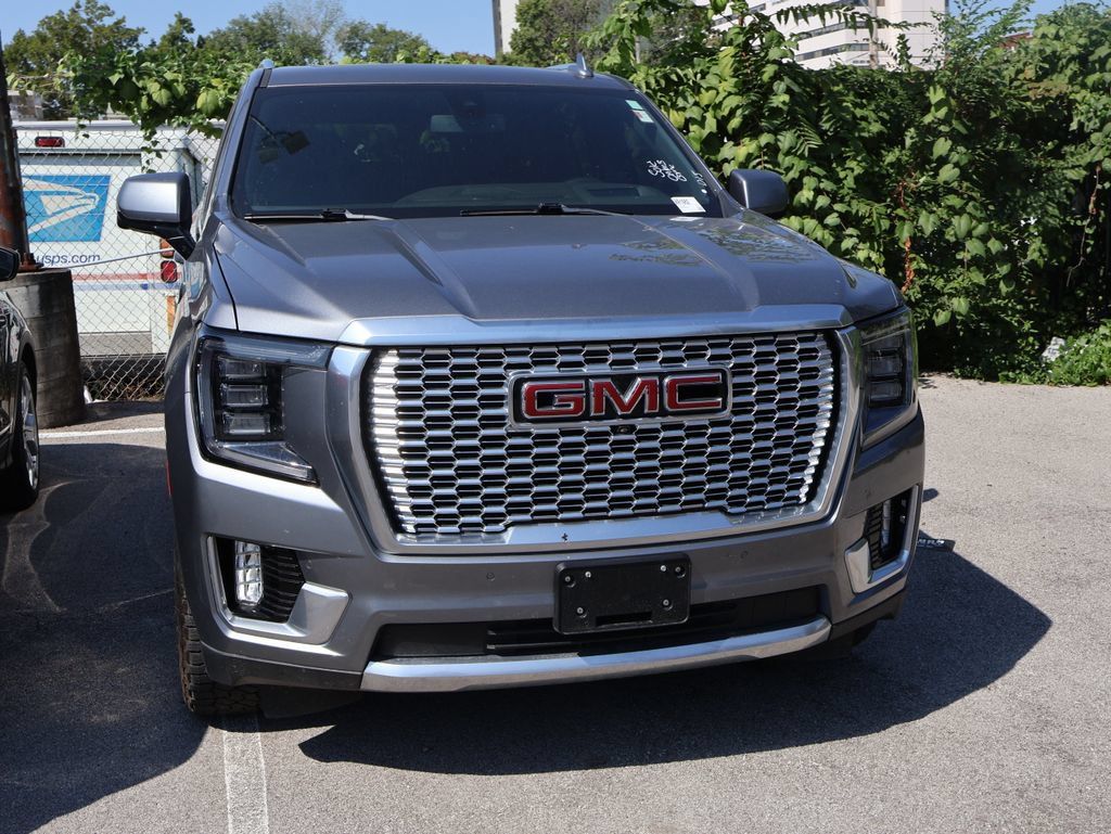 Used 2021 GMC Yukon Denali AWD/4WD image 4
