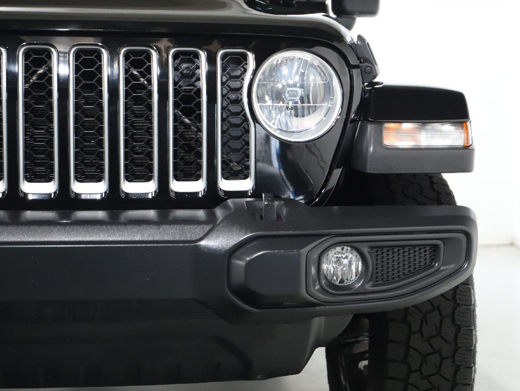 Used 2022 Jeep Gladiator Overland w/ Trailer Tow Package AWD/4WD image 7