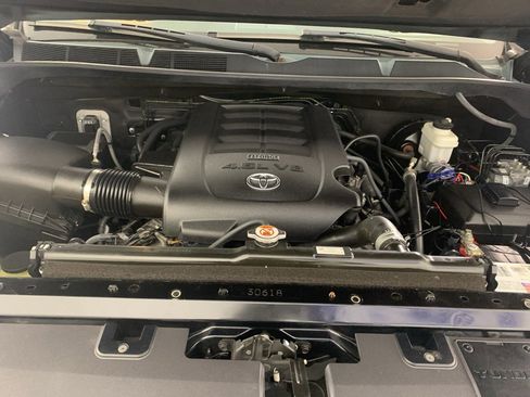 Used 2019 Toyota Tundra SR5 w/ SR5 Upgrade Package image 11