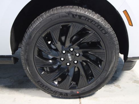 New 2026 Lincoln Navigator L Reserve w/ Jet Appearance Package AWD/4WD image 32