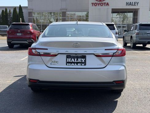 Used 2025 Toyota Camry LE image 21