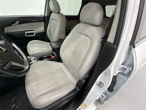 Used 2014 Chevrolet Captiva Sport LTZ image 11