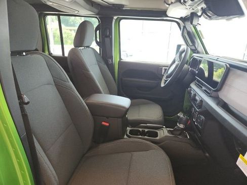 New 2025 Jeep Gladiator Sport image 19