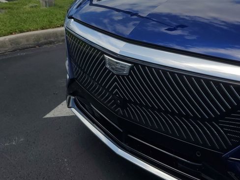 Certified 2024 Cadillac Lyriq Luxury AWD/4WD image 9