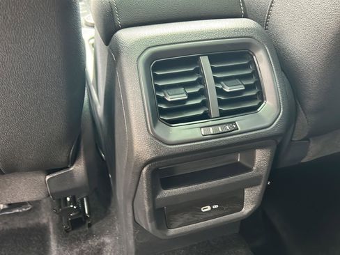 Used 2025 Volkswagen Taos SE image 30