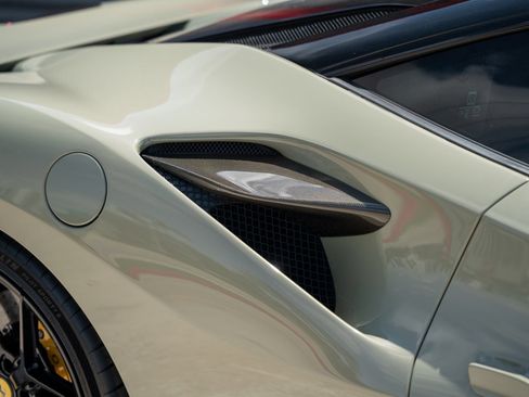 Used 2020 Ferrari F8 Tributo RWD image 6