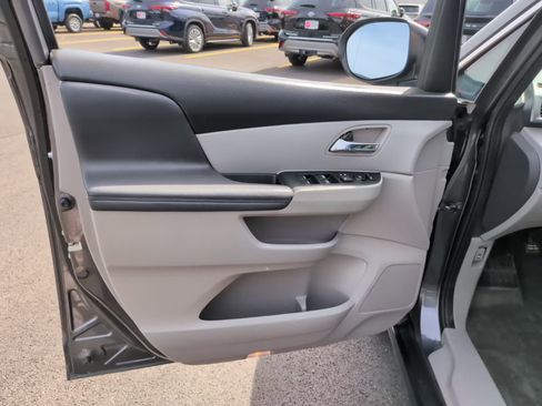 Used 2016 Honda Odyssey EX image 10