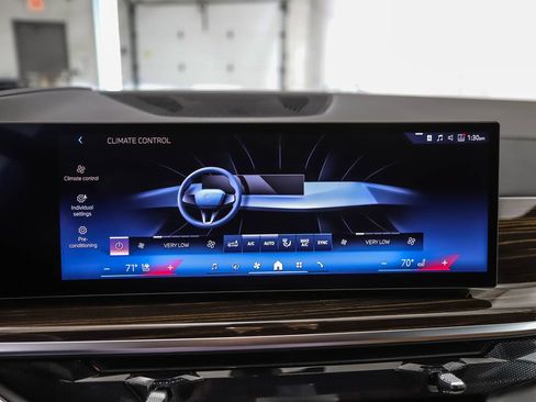 Certified 2026 BMW X7 xDrive40i w/ M Sport Package AWD/4WD image 18