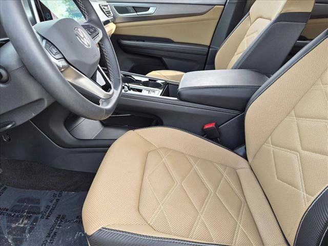 Used 2024 Volkswagen Atlas Cross Sport SE FWD image 15