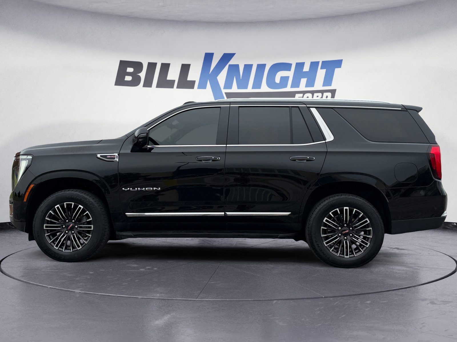 Used 2025 GMC Yukon Elevation w/ Elevation Premium Package AWD/4WD image 2