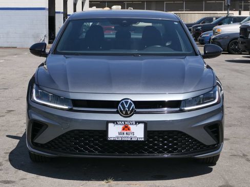 Used 2025 Volkswagen Jetta Sport FWD image 6