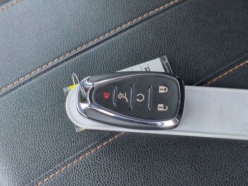 Used 2021 Chevrolet Traverse LT FWD image 34