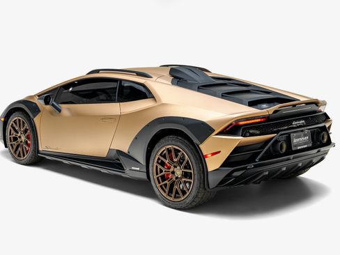 Used 2024 Lamborghini Huracan Sterrato AWD/4WD image 16
