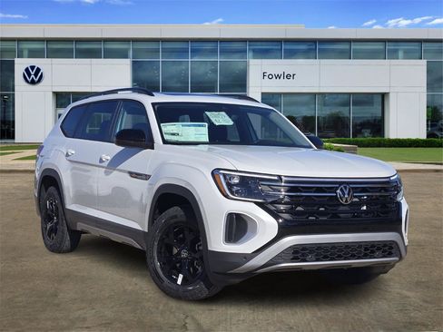 New 2026 Volkswagen Atlas Peak Edition image 1