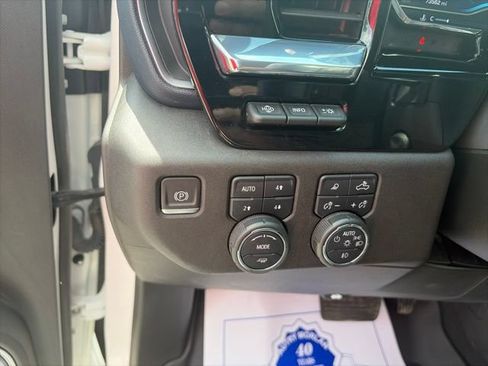 Used 2024 Chevrolet Silverado 1500 High Country w/ Technology Package AWD/4WD image 19