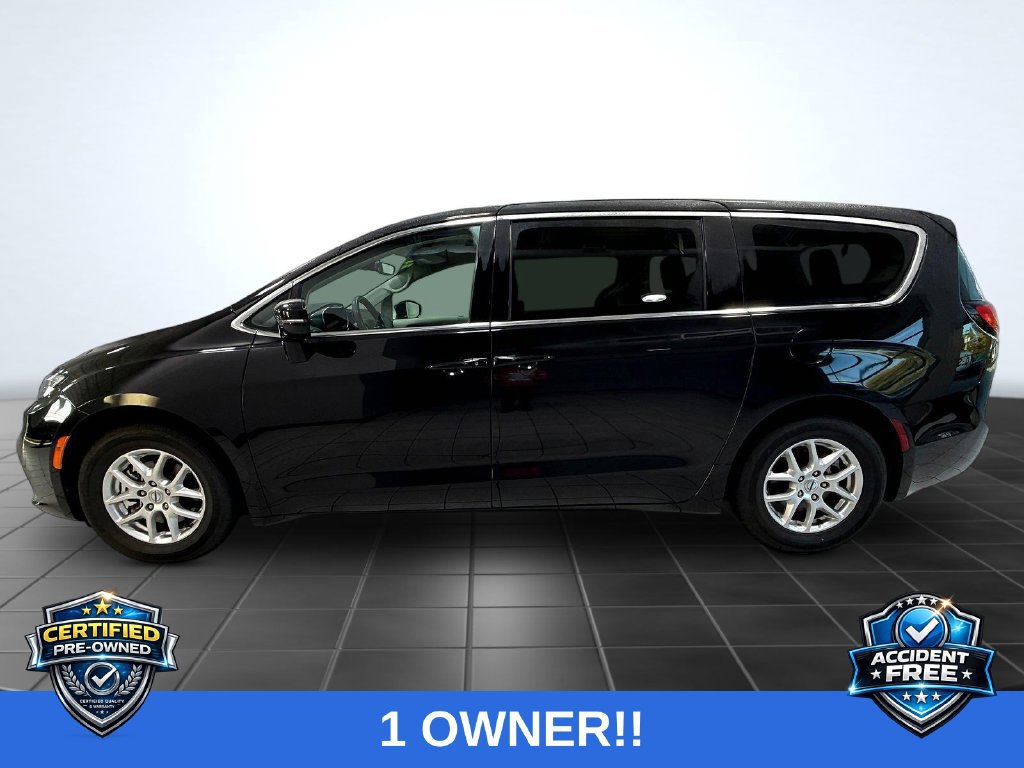 Used 2024 Chrysler Pacifica Touring-L FWD image 5