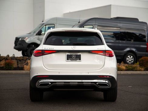 Used 2026 Mercedes-Benz GLC 300 4MATIC image 4