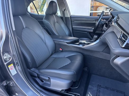 Used 2019 Toyota Camry SE image 13