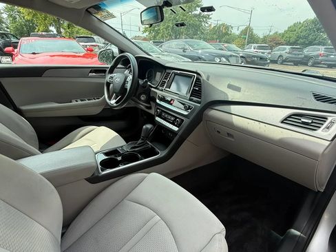 Used 2018 Hyundai Sonata SE FWD image 16
