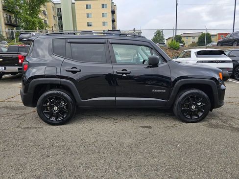 Used 2022 Jeep Renegade Sport w/ Sport Appearance Group AWD/4WD image 9