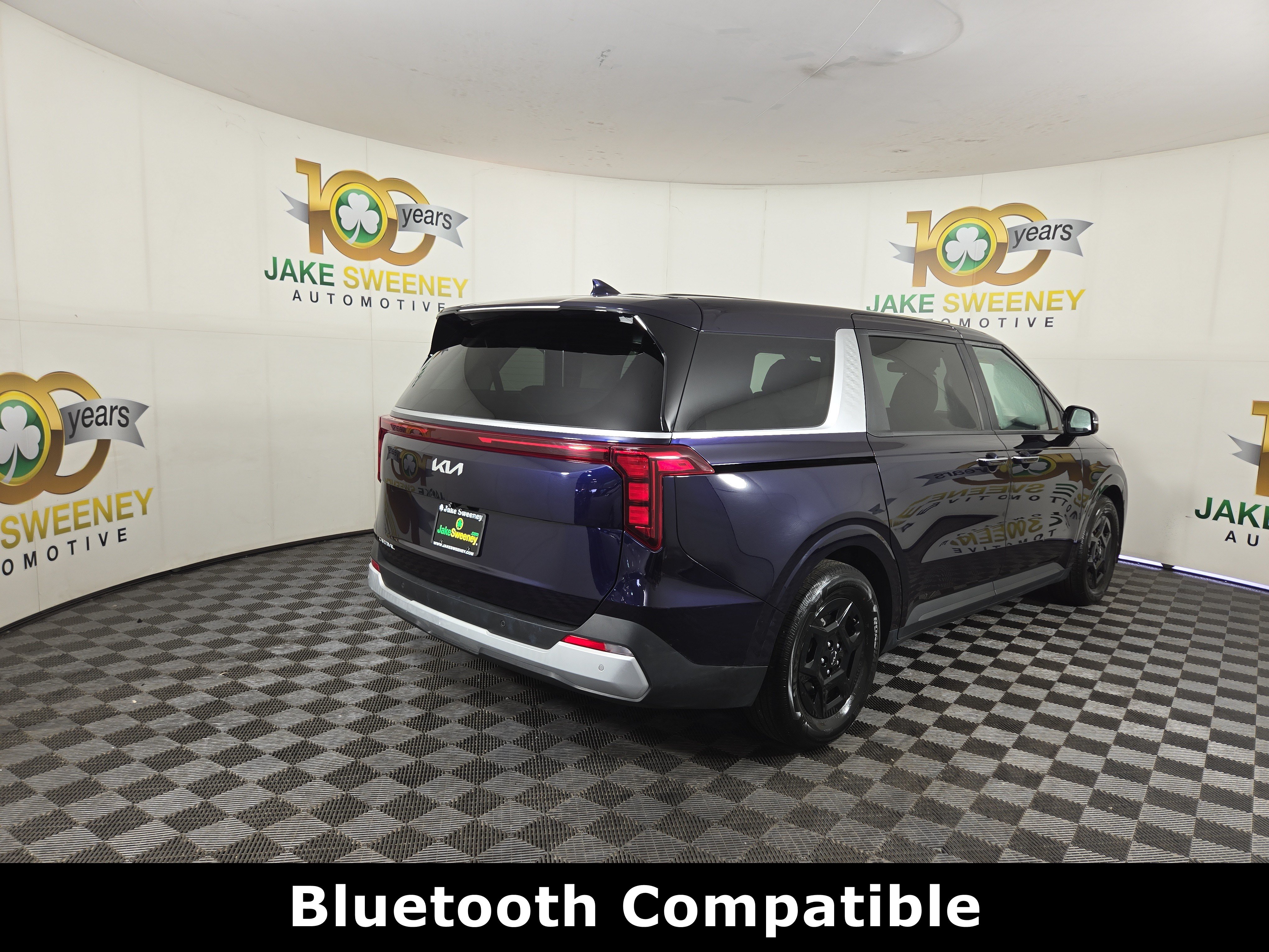 Used 2025 Kia Carnival FWD image 9