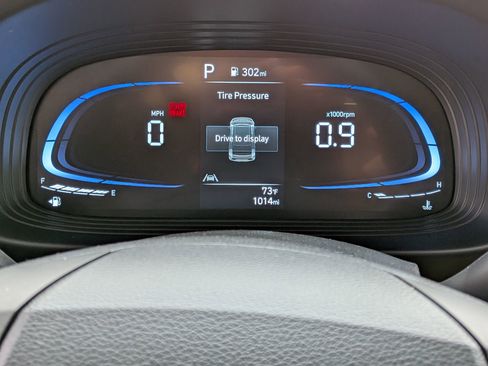 Used 2025 Hyundai Venue SE image 17