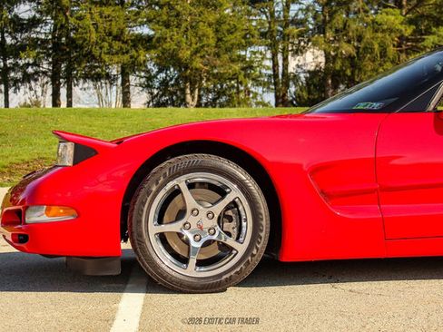 Used 2004 Chevrolet Corvette Convertible w/ Preferred Equipment Group RWD image 4