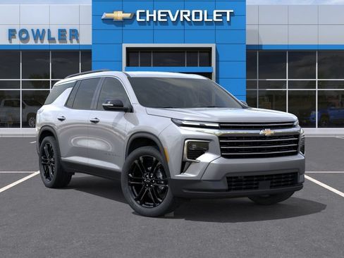 New 2026 Chevrolet Traverse LT w/ Driver Confidence Package AWD/4WD image 7