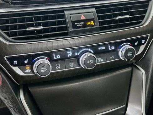 Used 2020 Honda Accord Touring image 24