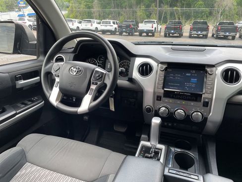 Used 2021 Toyota Tundra SR5 w/ SR5 Upgrade Package AWD/4WD image 25