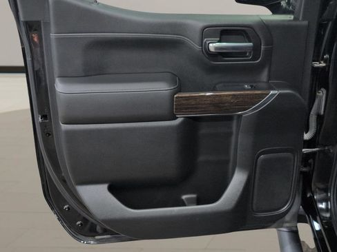 Used 2019 GMC Sierra 1500 Elevation w/ Elevation Convenience Package AWD/4WD image 16