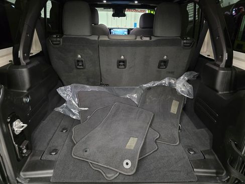 Used 2025 Jeep Wrangler Sport S image 36