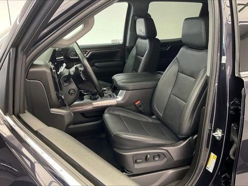 Used 2024 Chevrolet Silverado 1500 LTZ w/ LTZ Convenience Package II AWD/4WD image 17
