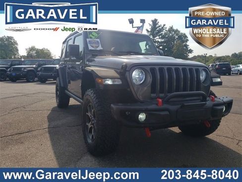 Used 2018 Jeep Wrangler Unlimited Rubicon w/ Cold Weather Group image 16