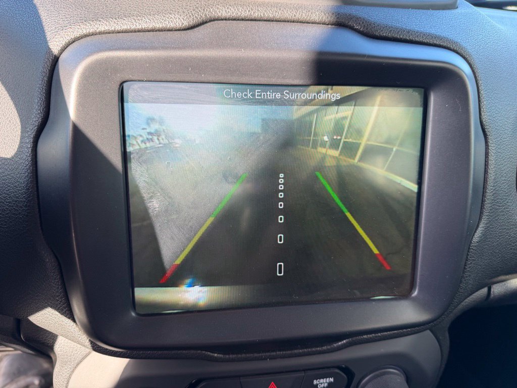 Used 2018 Jeep Renegade Altitude w/ UConnect 8.4 Nav Group FWD image 20
