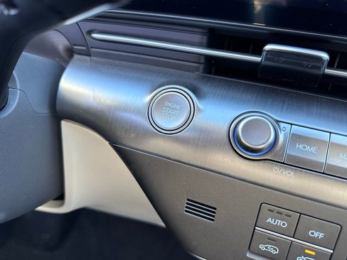 Used 2025 Hyundai Kona SEL image 18