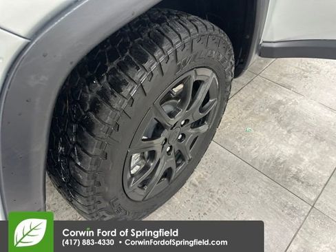 Used 2024 Jeep Compass Trailhawk image 38