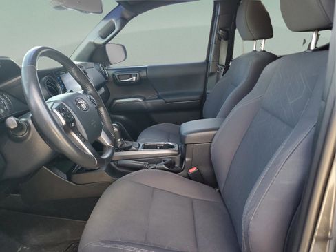 Used 2019 Toyota Tacoma TRD Off-Road RWD image 15
