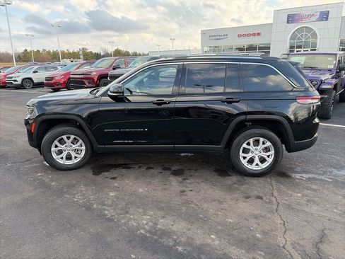 Used 2023 Jeep Grand Cherokee Limited image 44