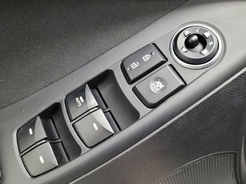 Used 2016 Hyundai Elantra Value Edition FWD image 27