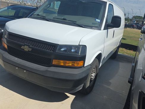 Used 2022 Chevrolet Express 2500 w/ Communications Package RWD image 5