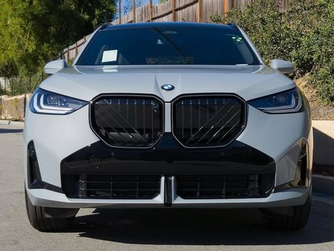 New 2026 BMW X3 xDrive30 w/ Premium Package image 3