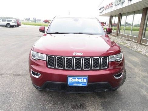 Used 2018 Jeep Grand Cherokee Laredo AWD/4WD image 5