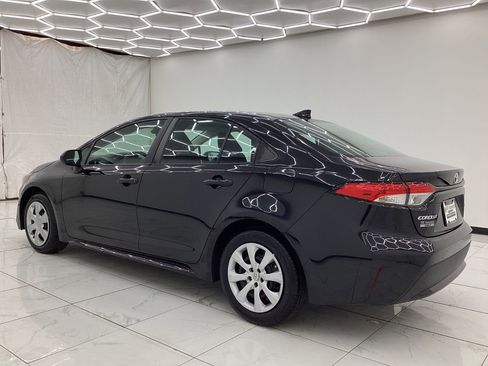 Used 2022 Toyota Corolla LE FWD image 12
